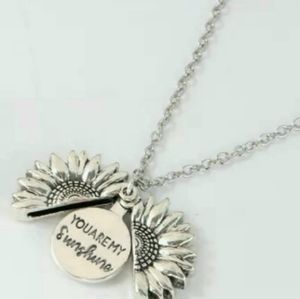New Silver 'You Are My Sunshine' Flower Necklace